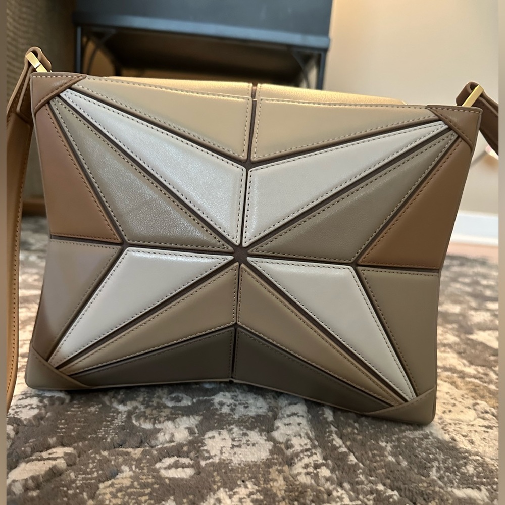 Mlouye Atlas Crossbody